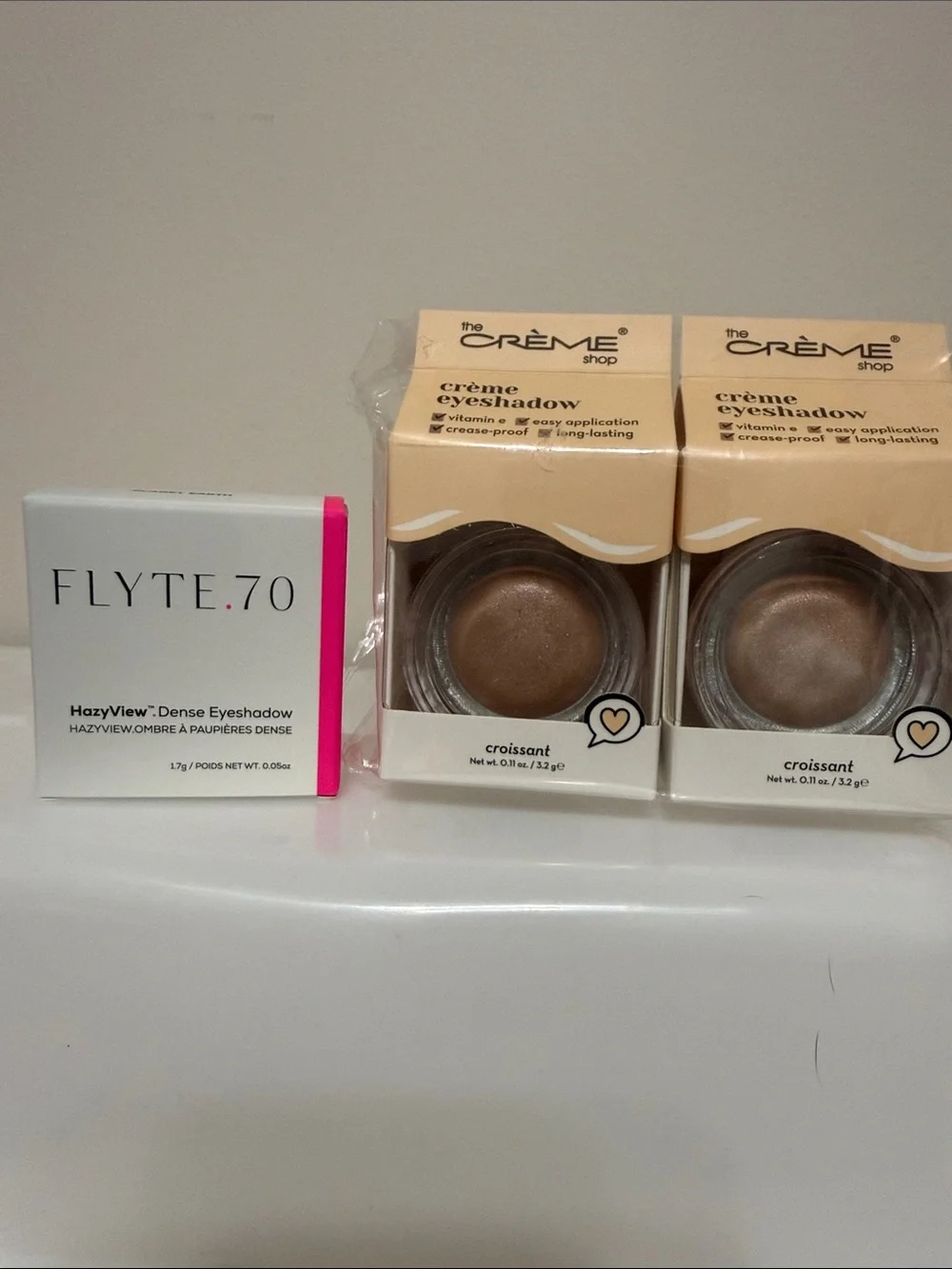 Croissant Cream Eyeshadow – Neutral Brown and Planet Earth eye shadow!